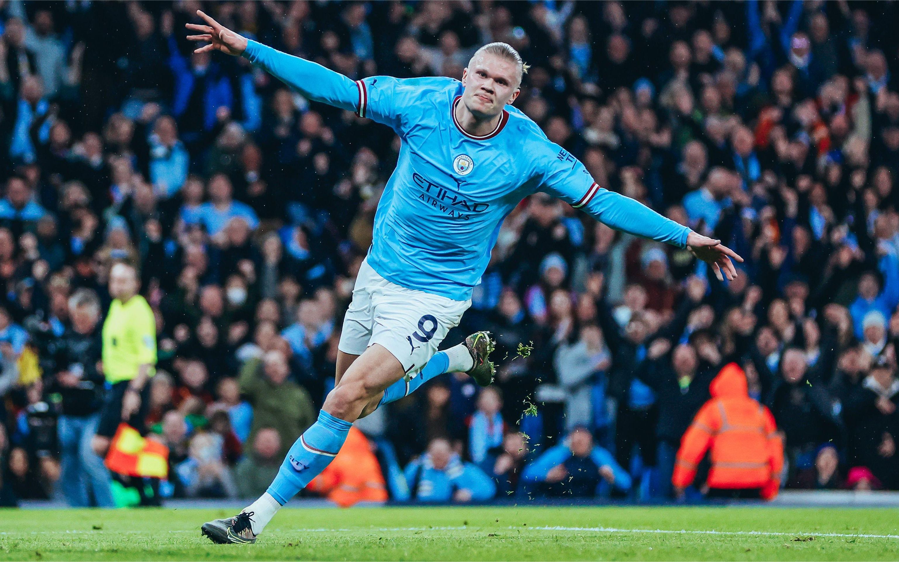 随机哈兰德迎来七赛季高光表现，勇士球迷沸腾！